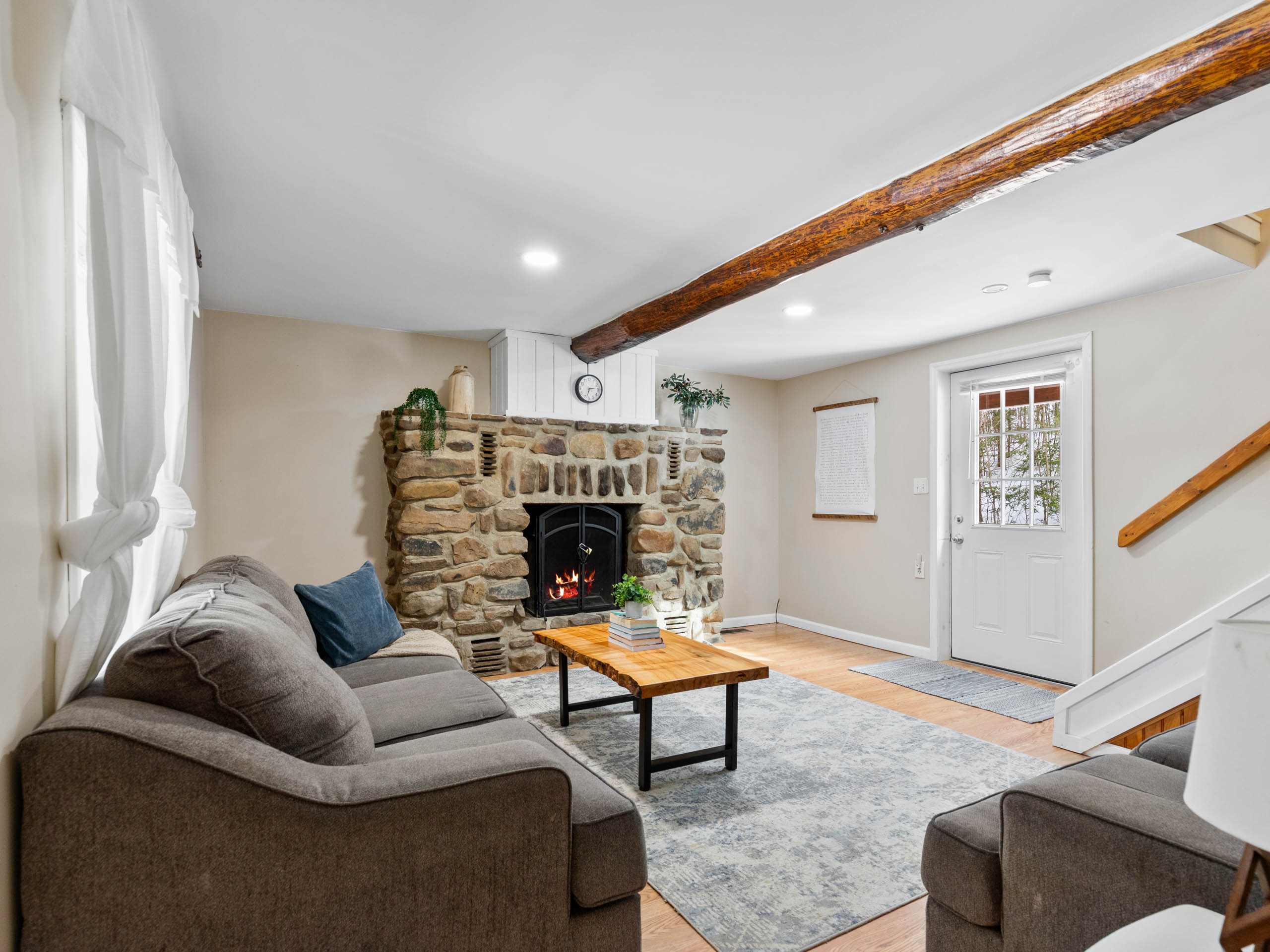 Interior after preparation - clean and staged